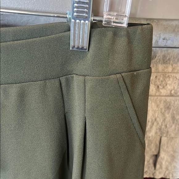 Michael Kors Military/Camo Green Elastic Waist Pants size Large NWT - Picture 4 of 13